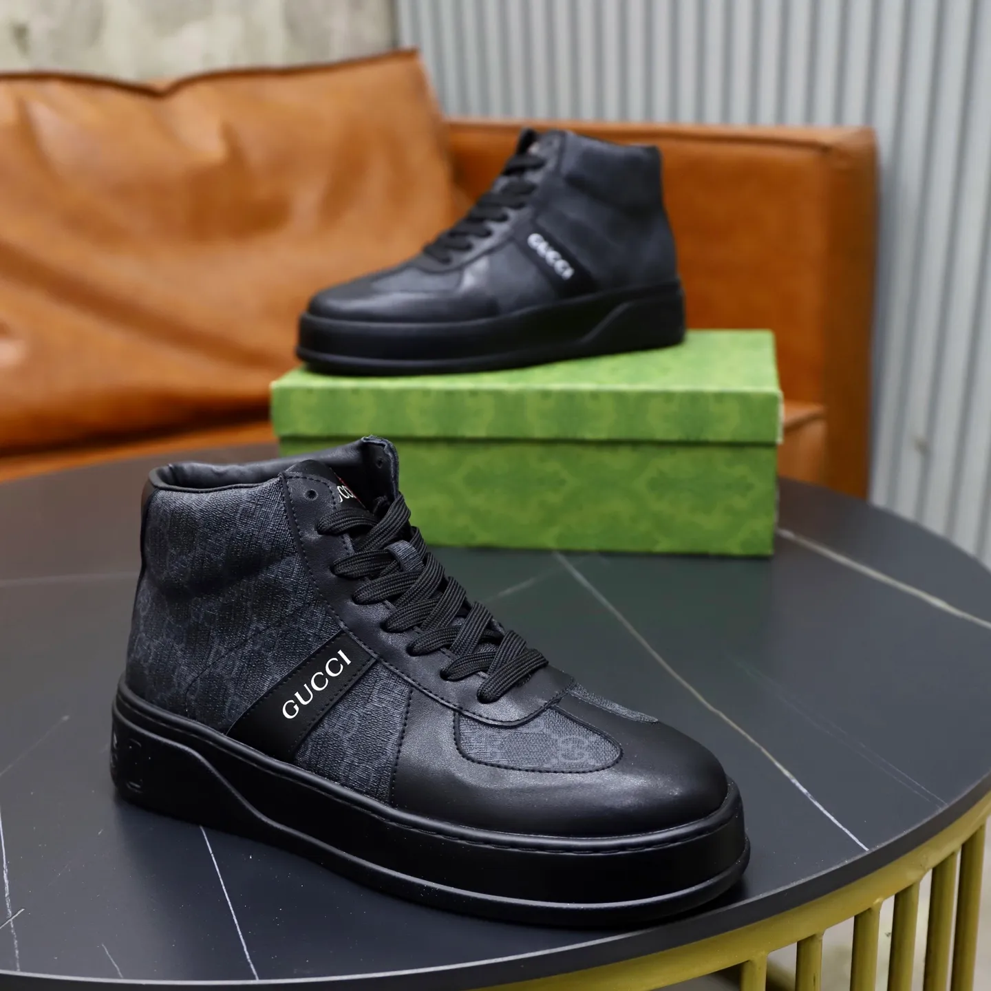 Ex-factory price: 442💰🙅‍♂️🙅‍♂️🙅‍♂️ Brand: GUCCI Standard code: 38-44 (45 customized) Grade: Same as the official website Material: Original cowhide material spliced with brand cloth Comfortable and breathable lining Lightweight and wear-resistant sports outsole Style category: Men's fashionable casual shoes Running sports shoes Distinguished luxury brand elements Top luxury color: actual picture color